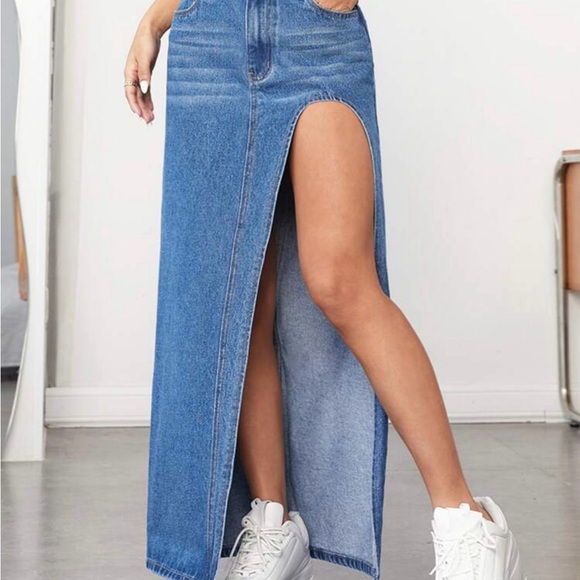 Stylish Blue Denim Maxi Skirt with High Slit - Picture 1 of 3